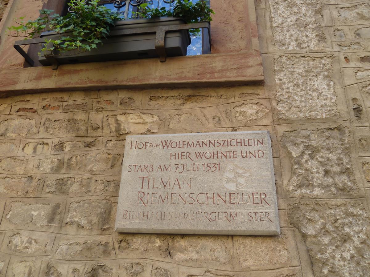 Apartamento Wohnen Im Riemenschneiderhaus Wurzburgo Exterior foto
